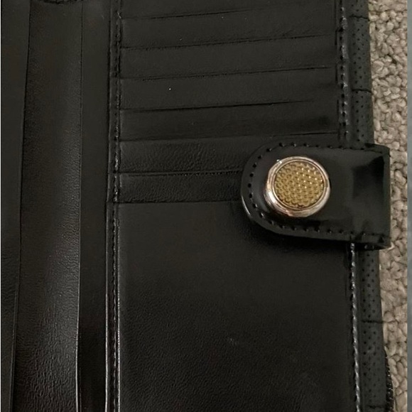 VINTAGE CHRISTIAN DIOR WALLET. Gorgeous, timeless, classic. - Picture 4 of 4